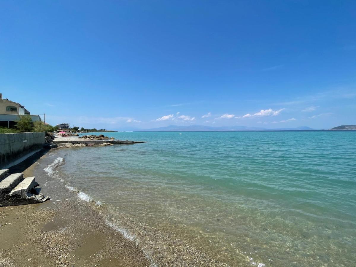Stunning Beachfront Apartment Stratos Nerántza Zewnętrze zdjęcie