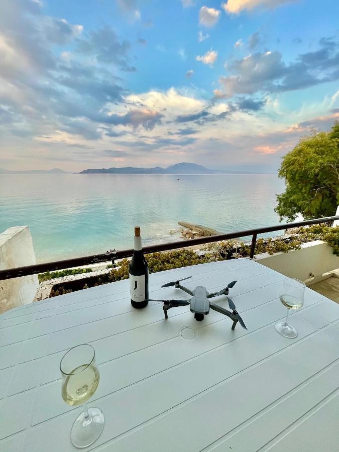 Stunning Beachfront Apartment Stratos Nerántza Zewnętrze zdjęcie