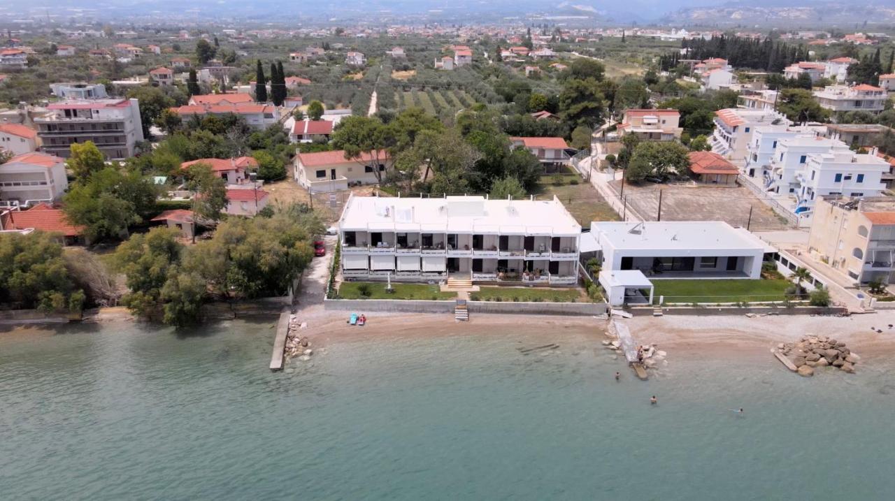 Stunning Beachfront Apartment Stratos Nerántza Zewnętrze zdjęcie